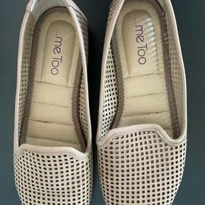 Cute and simple tan loafers